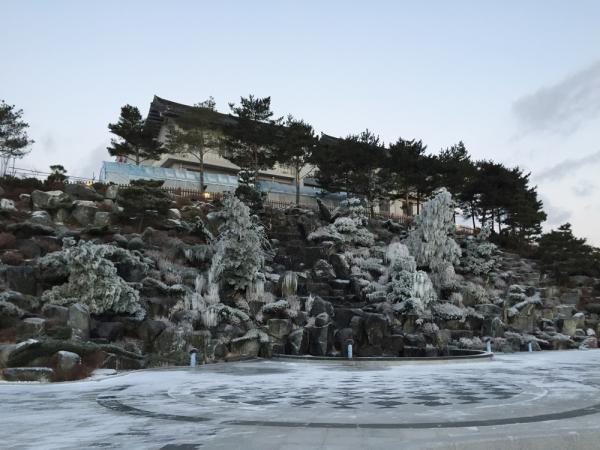 동의폭포의 설경